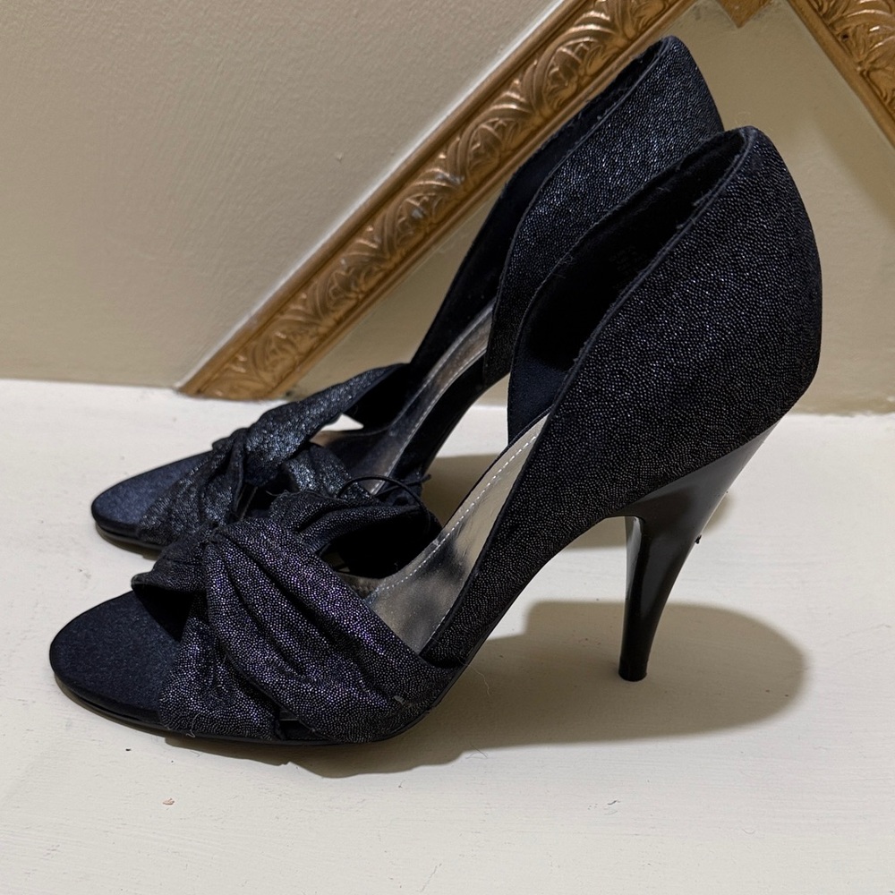H&M Chic Black Bow Heels - Picture 2 of 5